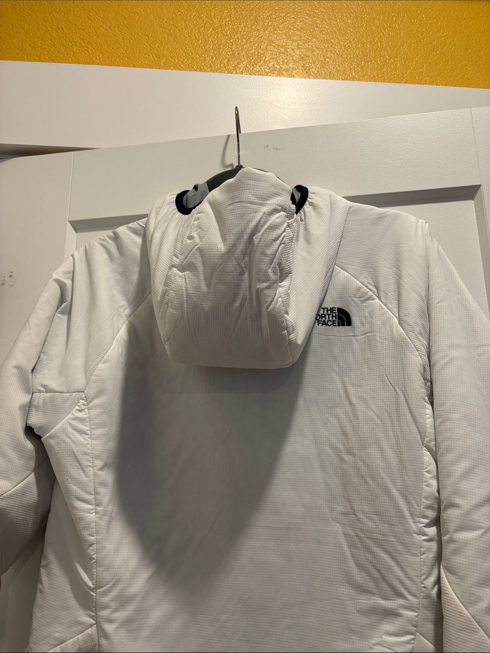 Noth Face Lightweight Ventrix Jacket white w/ black trim Size Med EUC - Picture 10 of 13